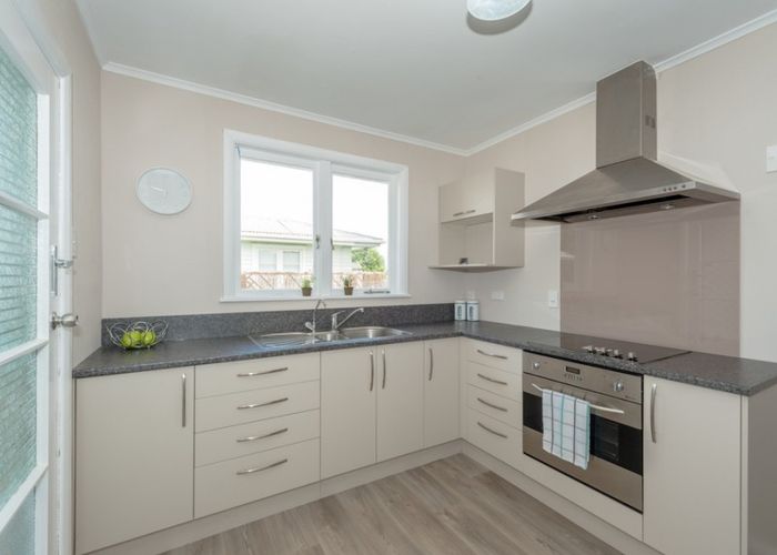  at 35 Collins Road, Melville, Hamilton