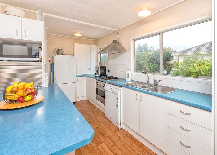  at 52 Peverill Crescent, Papatoetoe, Auckland