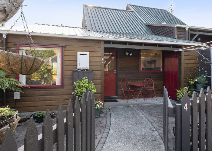  at 4/33 Halswater Drive, Churton Park, Wellington