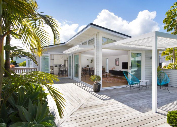  at 6 Bungalow Avenue, Point Chevalier, Auckland