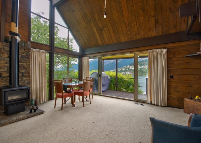  at 423 Peninsula Road, Kelvin Heights, Queenstown