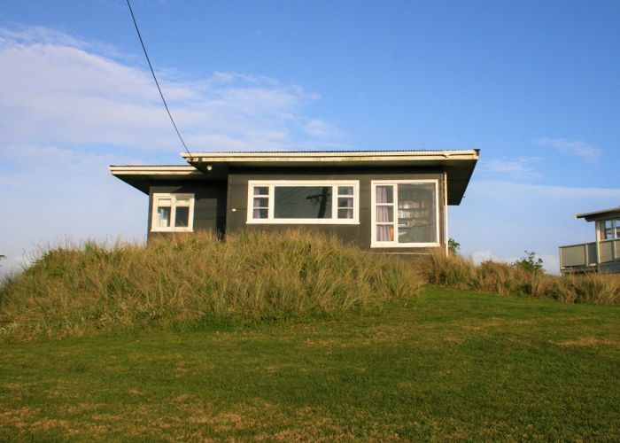  at 33 Nelson Street, Foxton Beach, Foxton