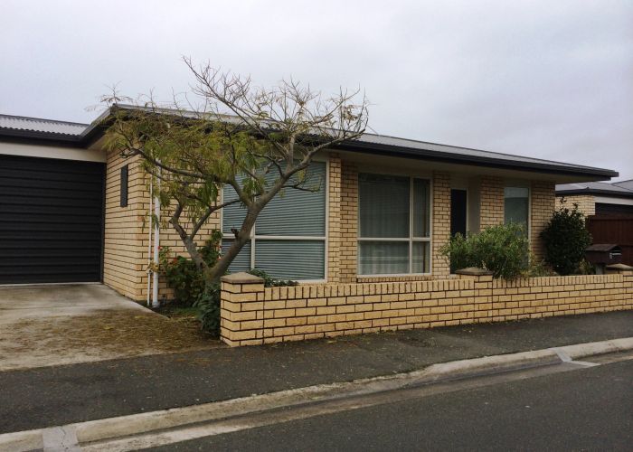  at 2/13 Sylvan Street, Hillmorton, Christchurch