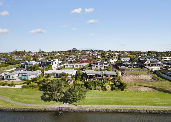  at 78 Bramley Drive, Farm Cove, Auckland