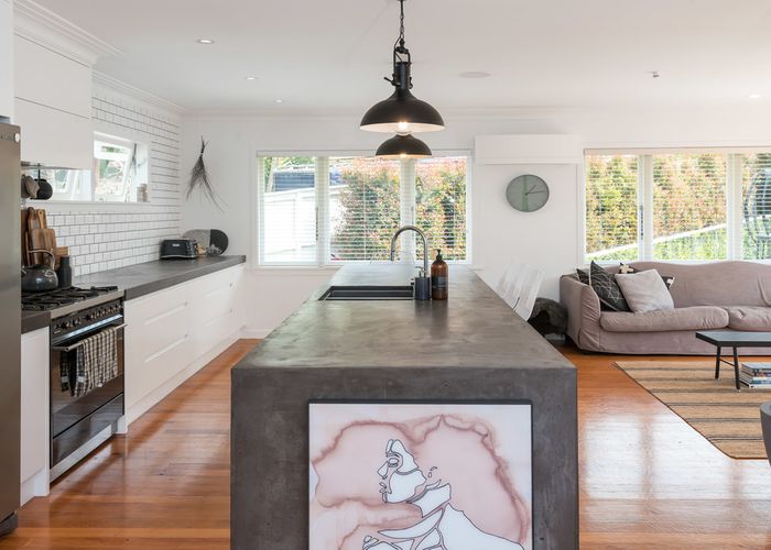  at 7 Churchill Road, Cockle Bay, Auckland