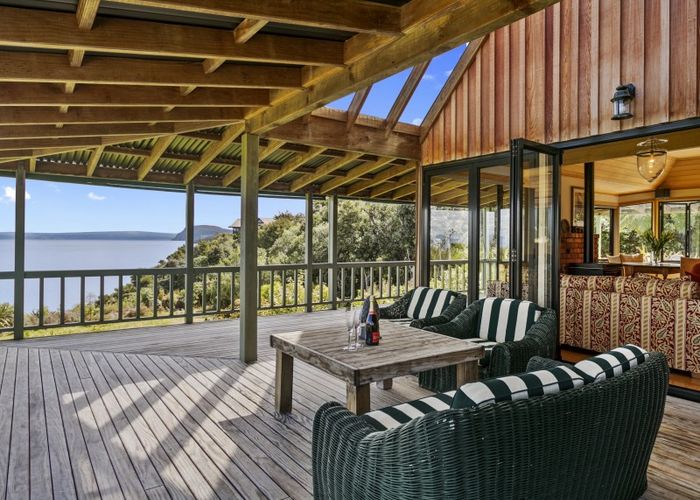  at 18 Whakamoenga Point, Acacia Bay, Taupō