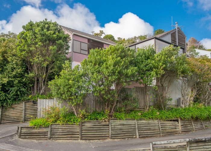  at 10 Creswick Terrace, Northland, Wellington