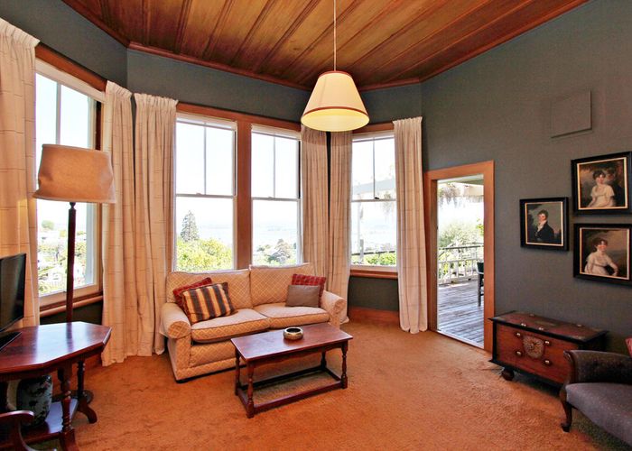  at 1 Roslyn Road, Bluff Hill, Napier
