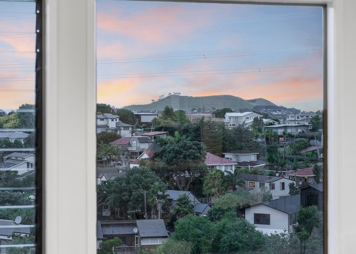  at 77E Goodall Street, Hillsborough, Auckland