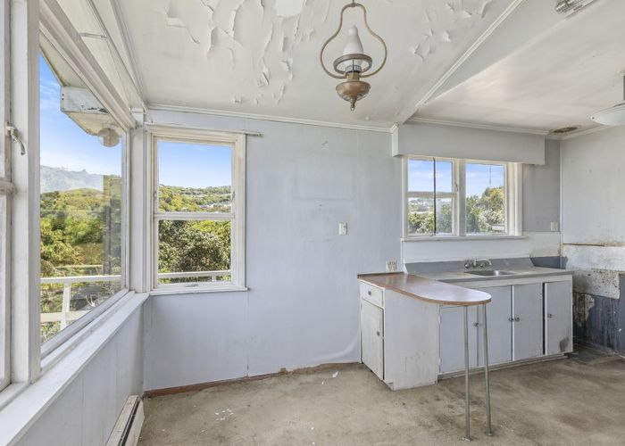  at 14 Maple Grove, Maungaraki, Lower Hutt