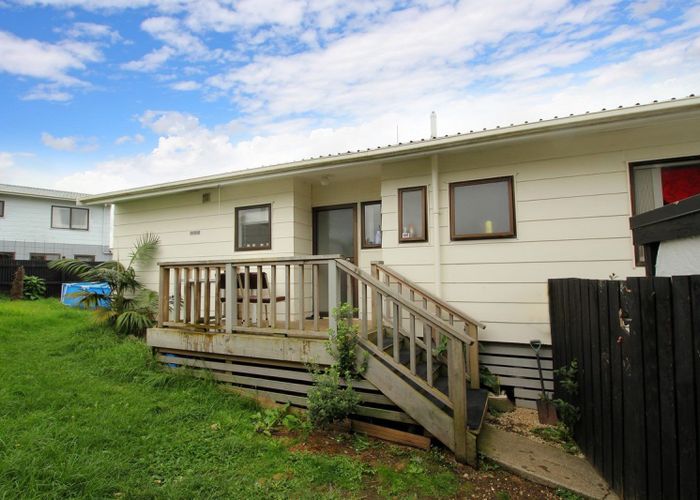  at 2/38 Maplesden Drive, Clendon Park, Auckland