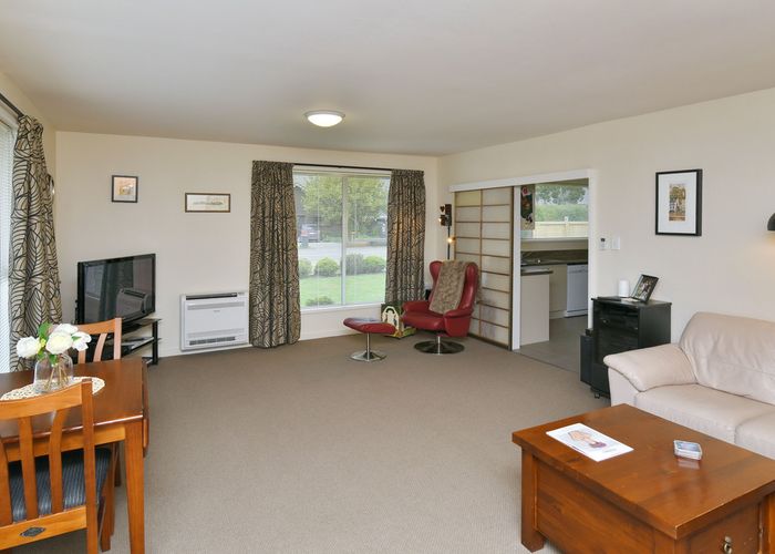  at 1/195 Highsted Road, Casebrook, Christchurch