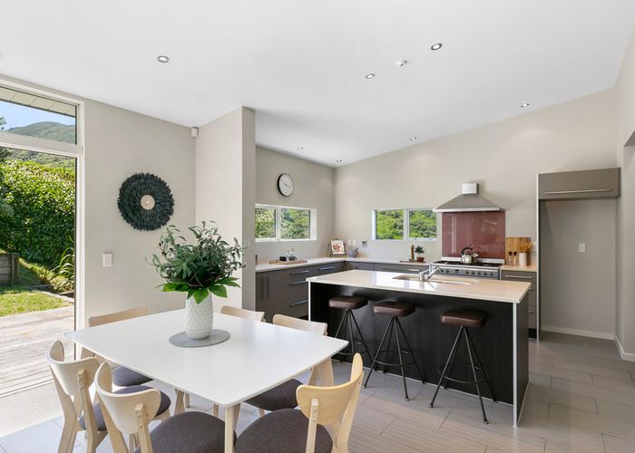  at 83 Silverstream Road, Crofton Downs, Wellington