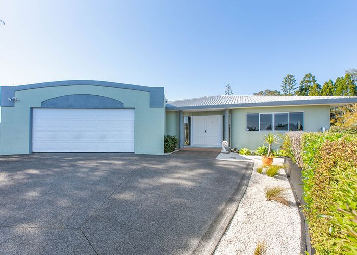 at 62 Christian Road, Swanson, Auckland