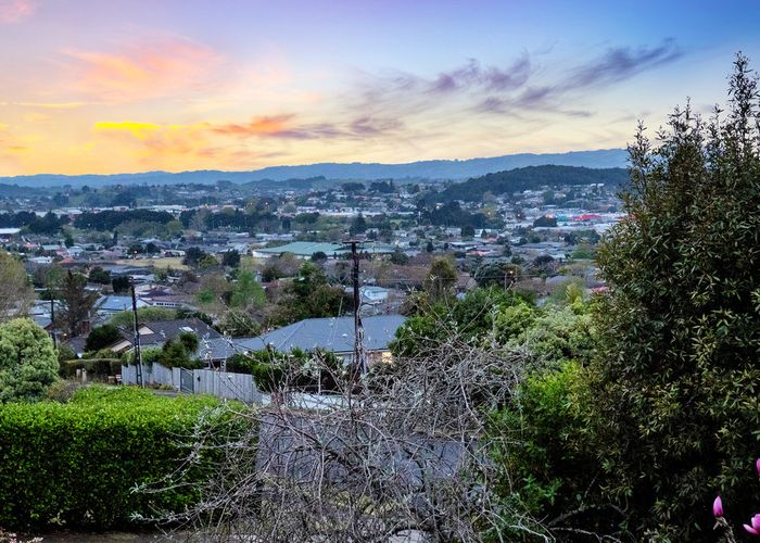  at 2 Hamlet Place, Pukekohe, Pukekohe