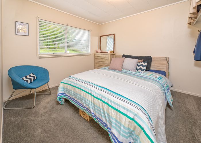  at 52 Peverill Crescent, Papatoetoe, Auckland