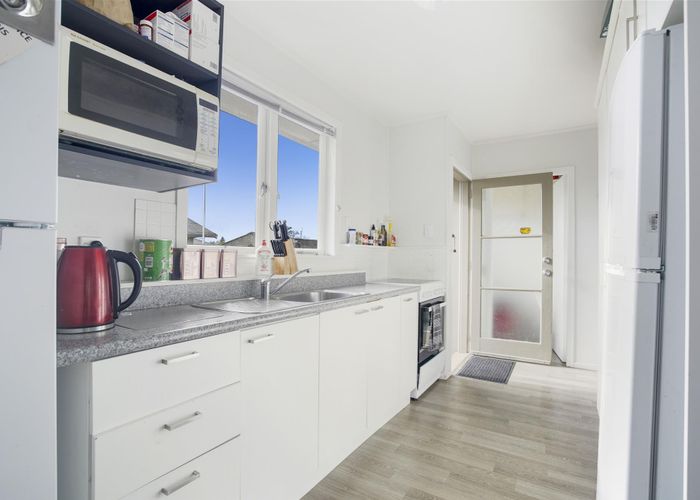  at 36 Garden Heights Avenue, Glenview, Hamilton