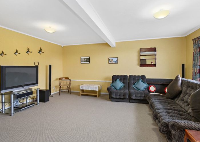  at 51 Woodman Drive, Tawa, Wellington