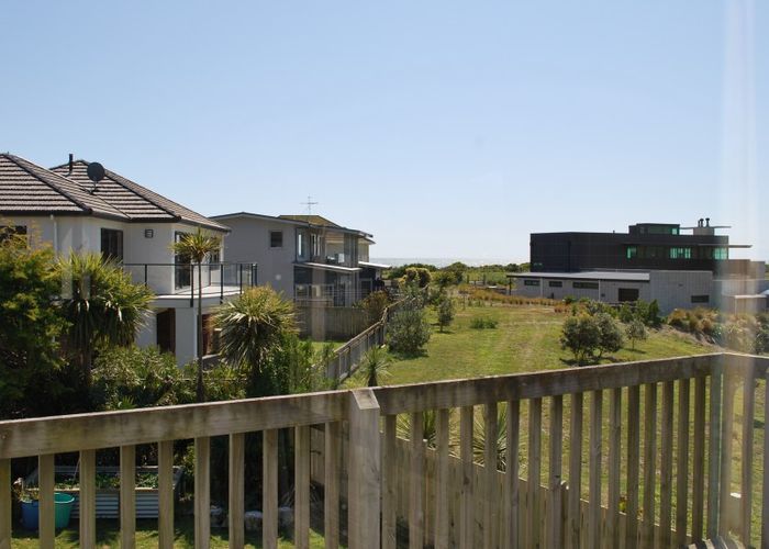  at 151 Field Way, Waikanae Beach, Waikanae