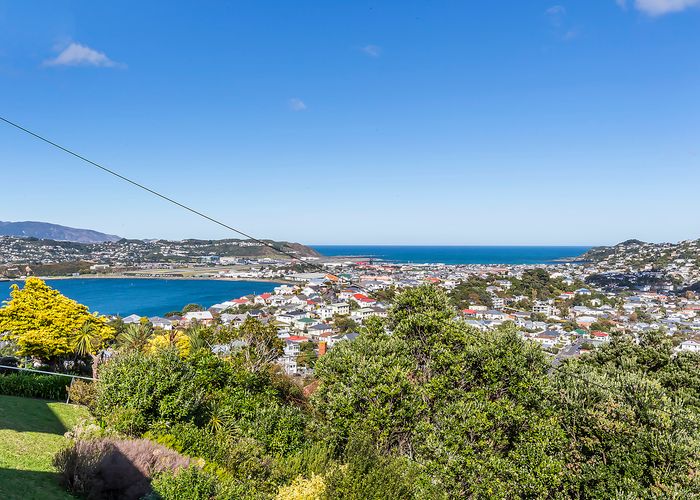  at 100 Rakau Road, Hataitai, Wellington