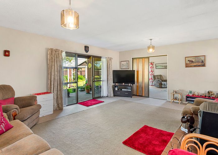  at 20 Gladstone Road, Woodend, Woodend