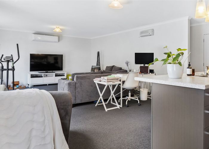  at 75 Borman Road, Huntington, Hamilton