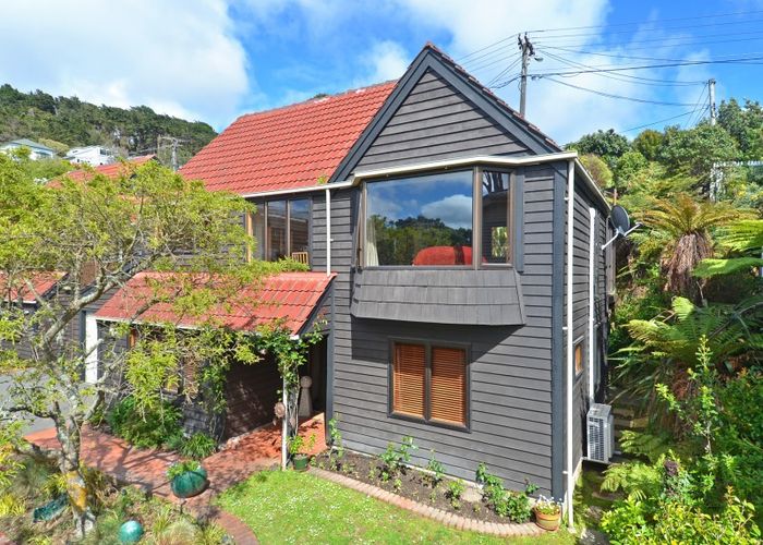  at 4/8 Roscoe Terrace, Wadestown, Wellington