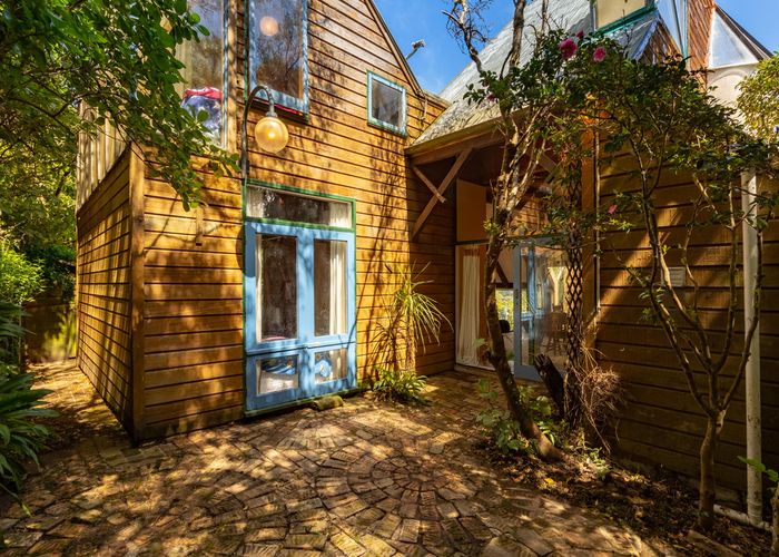  at 42 Cluny Road, Plimmerton, Porirua