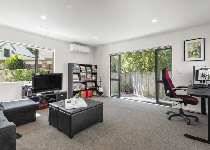  at 11 Duncan Street, Tawa, Wellington