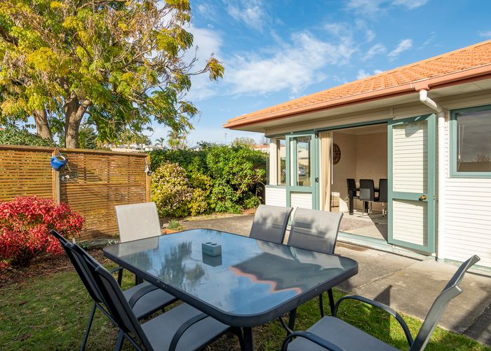  at 10 Meadowviews Drive, Welcome Bay, Tauranga