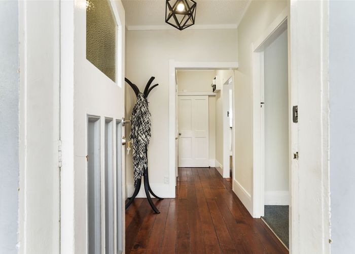  at 32 Claude Street, Fairfield, Hamilton