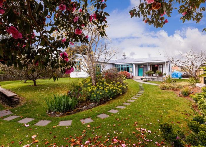  at 39 Waiwaka Terrace, Strandon, New Plymouth