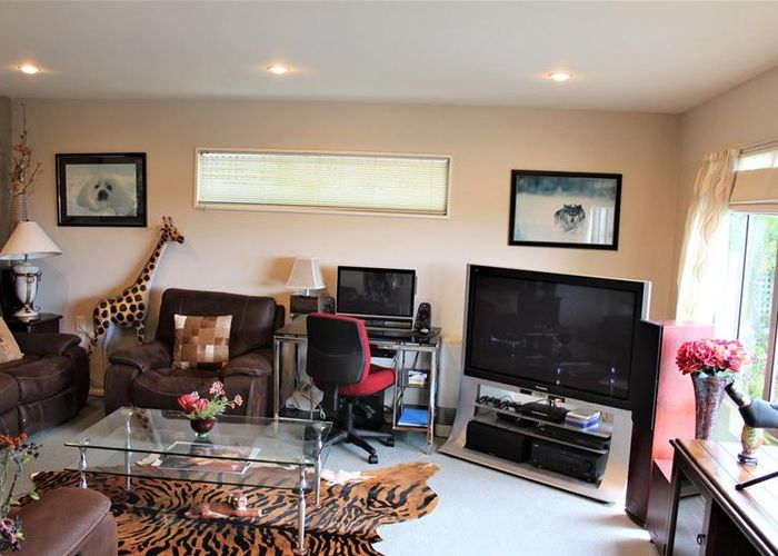  at 2/27 Woodlau Rise, Huntsbury, Christchurch