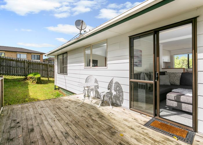  at 2/185A Royal Road, Massey, Auckland