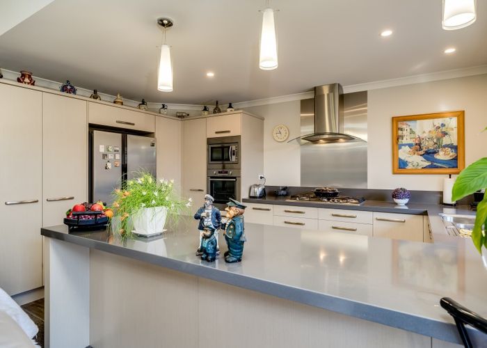  at 146 Rowesdale Drive, Ohauiti, Tauranga