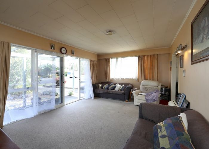 Free property data for 12 Folkestone Drive, Flaxmere, Hastings homes