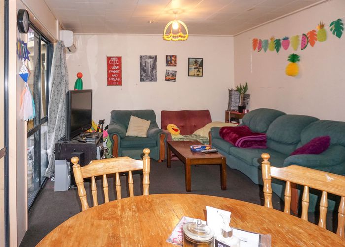  at 2/2 Haddon Place, Dunedin Central, Dunedin