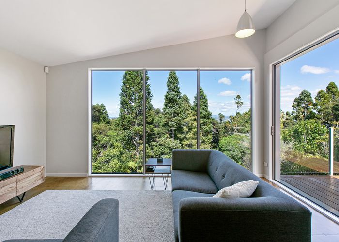  at 106 Hadfield Street, Beach Haven, Auckland