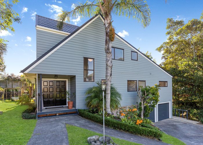  at 7B Bradbury Road, Botany Downs, Auckland