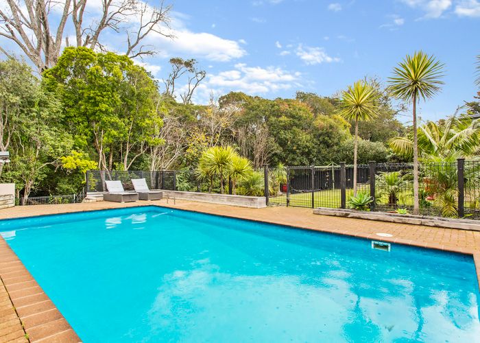  at 19 Glenfern Road, Mellons Bay, Auckland