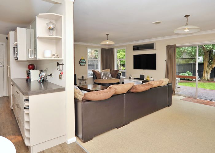  at 12 Saunders Place, Redwood, Christchurch