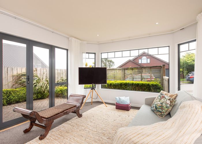  at 12 Landsdowne Terrace, Karori, Wellington
