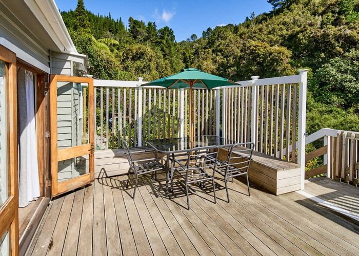  at 33 Wyndham Road, Pinehaven, Upper Hutt