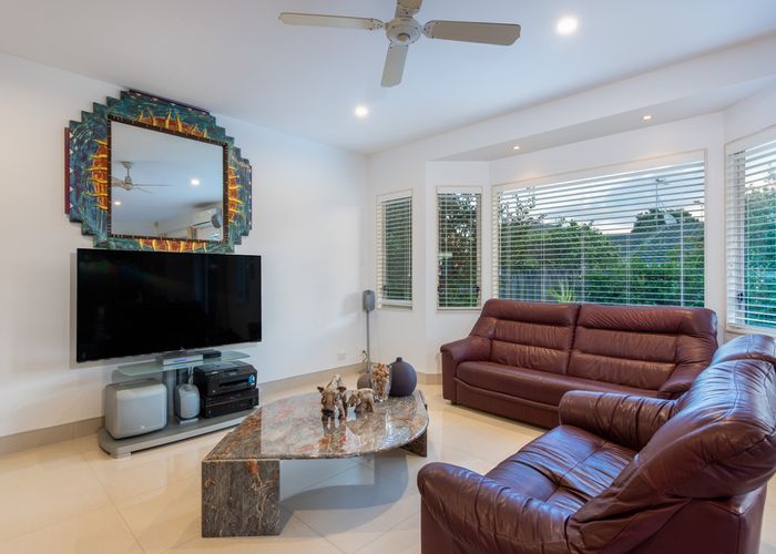  at 1/12 Brook Street, Milford, Auckland