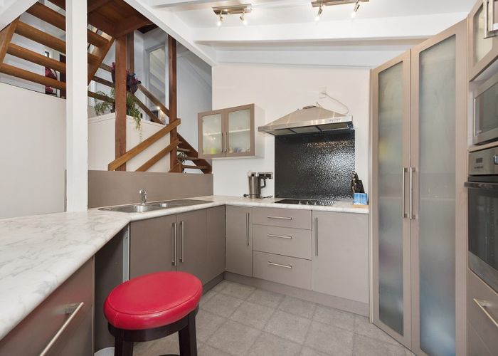  at 19 Melva Street, Dinsdale, Hamilton