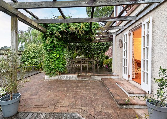  at 42 Combes Road, Remuera, Auckland