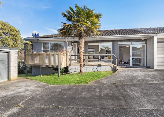  at 2/45 Glenmore Road, Sunnyhills, Auckland