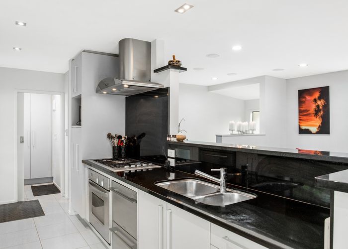 at 219 Laingholm Drive, Laingholm, Auckland
