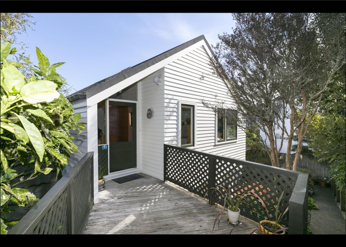  at 4 CLIVE Road, KHANDALLAH, WELLINGTON