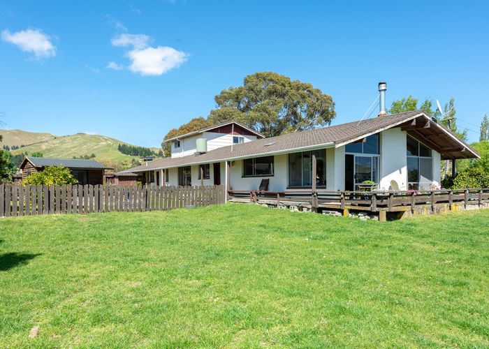  at 208 Oakwood Lane, Witherlea, Blenheim